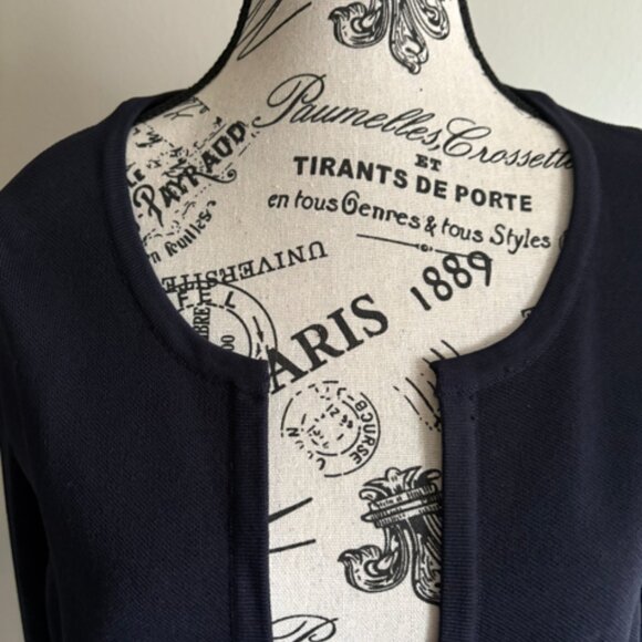Elegant Navy Knit Cardigan with Pleated Cuffs – Size M - Picture 4 of 5
